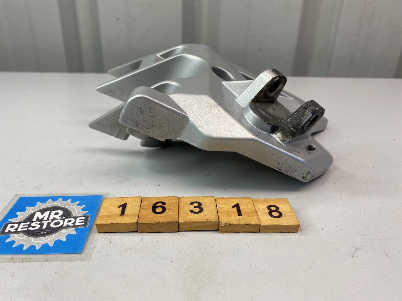BMW R1100R R850R R1100RS L/H Footrest Plate 46 71 2 311 641