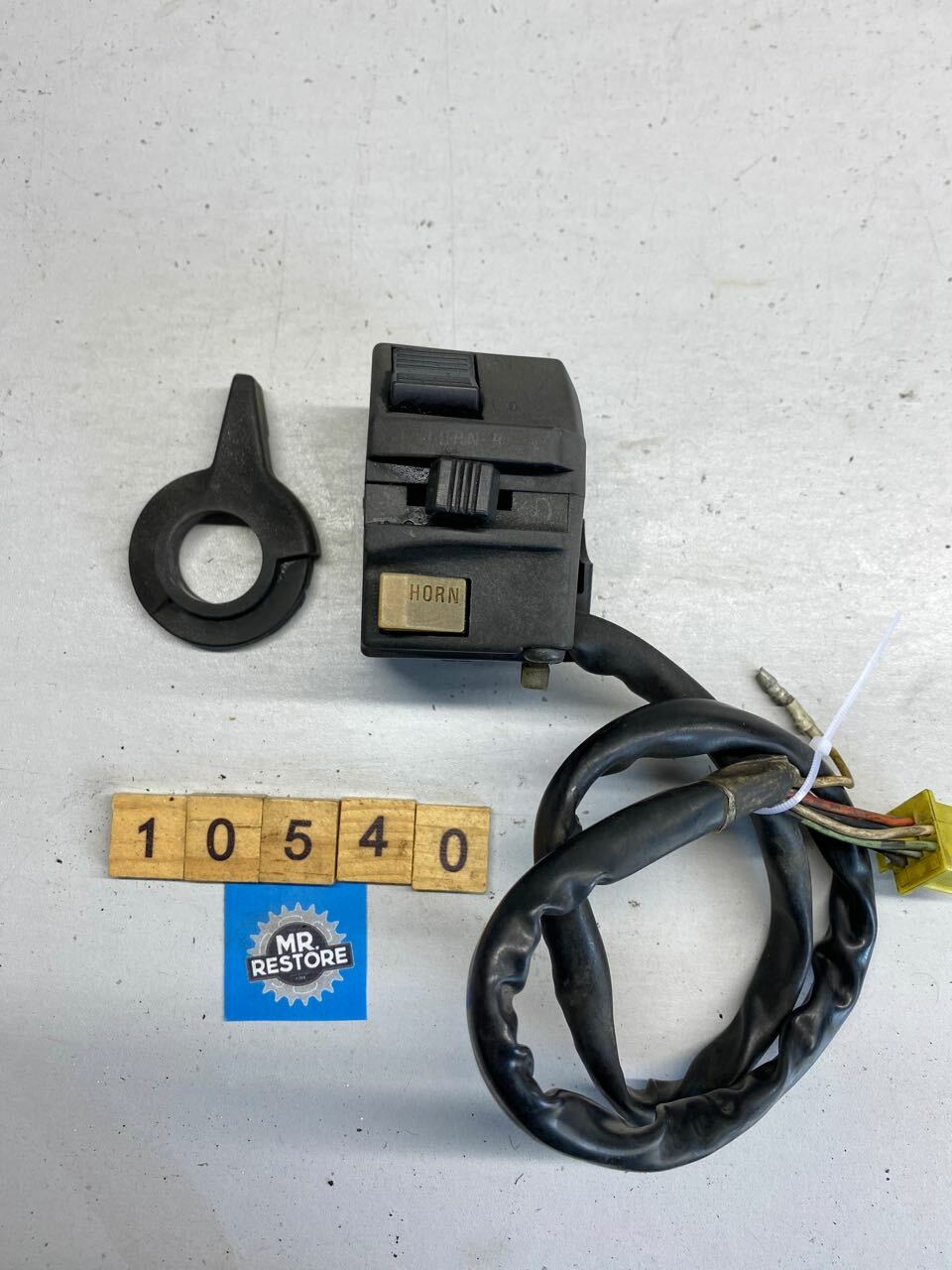 Suzuki L/H Switch & Lever RGV250 GSX1100 GSX250F GSX750 VN800 37400-32B01