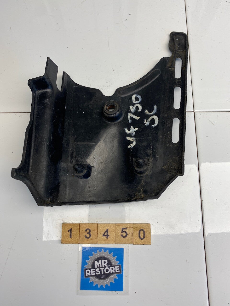 Honda VF750 Sabre V45 L/H Engine Side Water Pump Cover 11341-MB0-770
