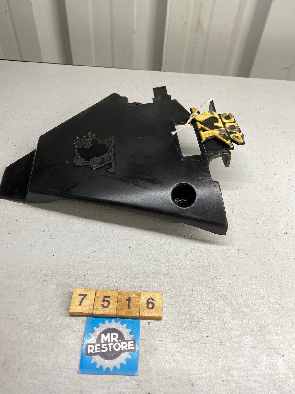 Yamaha XS400 Side Cover
