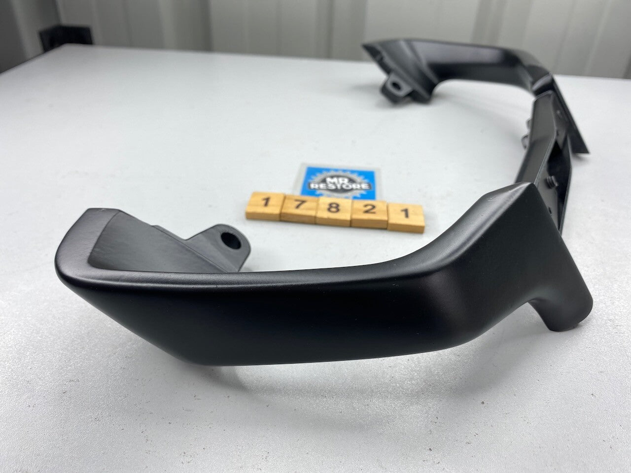 Yamaha FJ1200 Pair Rear Grab Handles & Bracket 3CW 3CX 3CV 1988-90  - Repainted