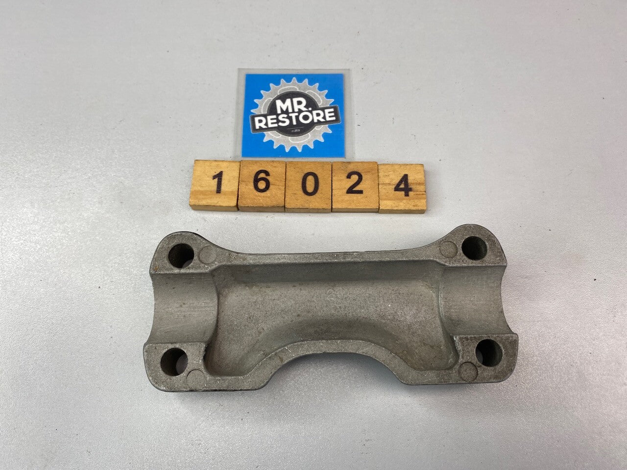 Suzuki GSX1100 Handlebar Top Clamp 56211-49200-291