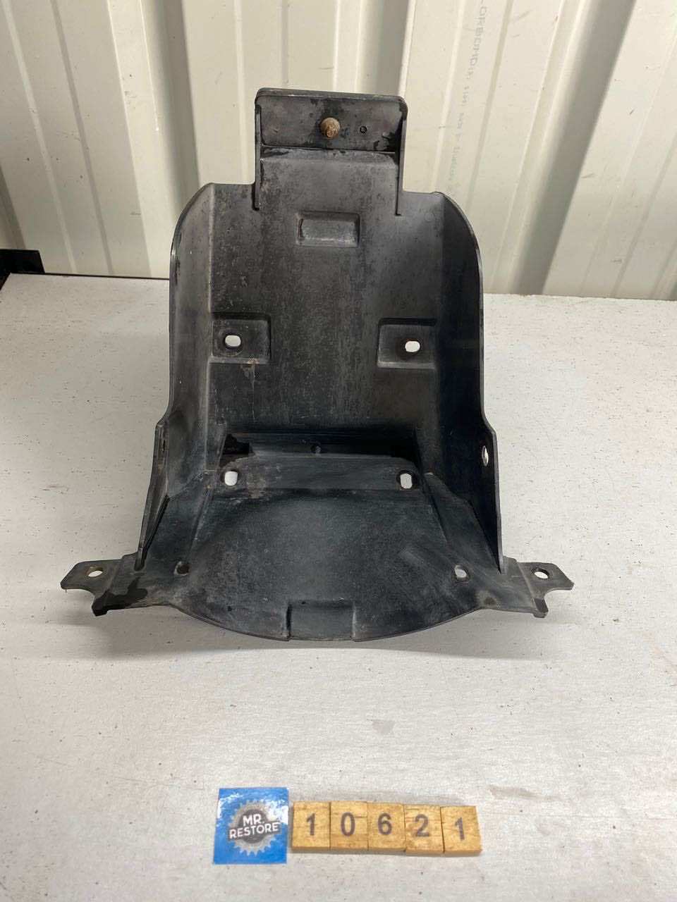 Suzuki GSX250F Across Rear Mudguard Fender Registration Plate Bracket