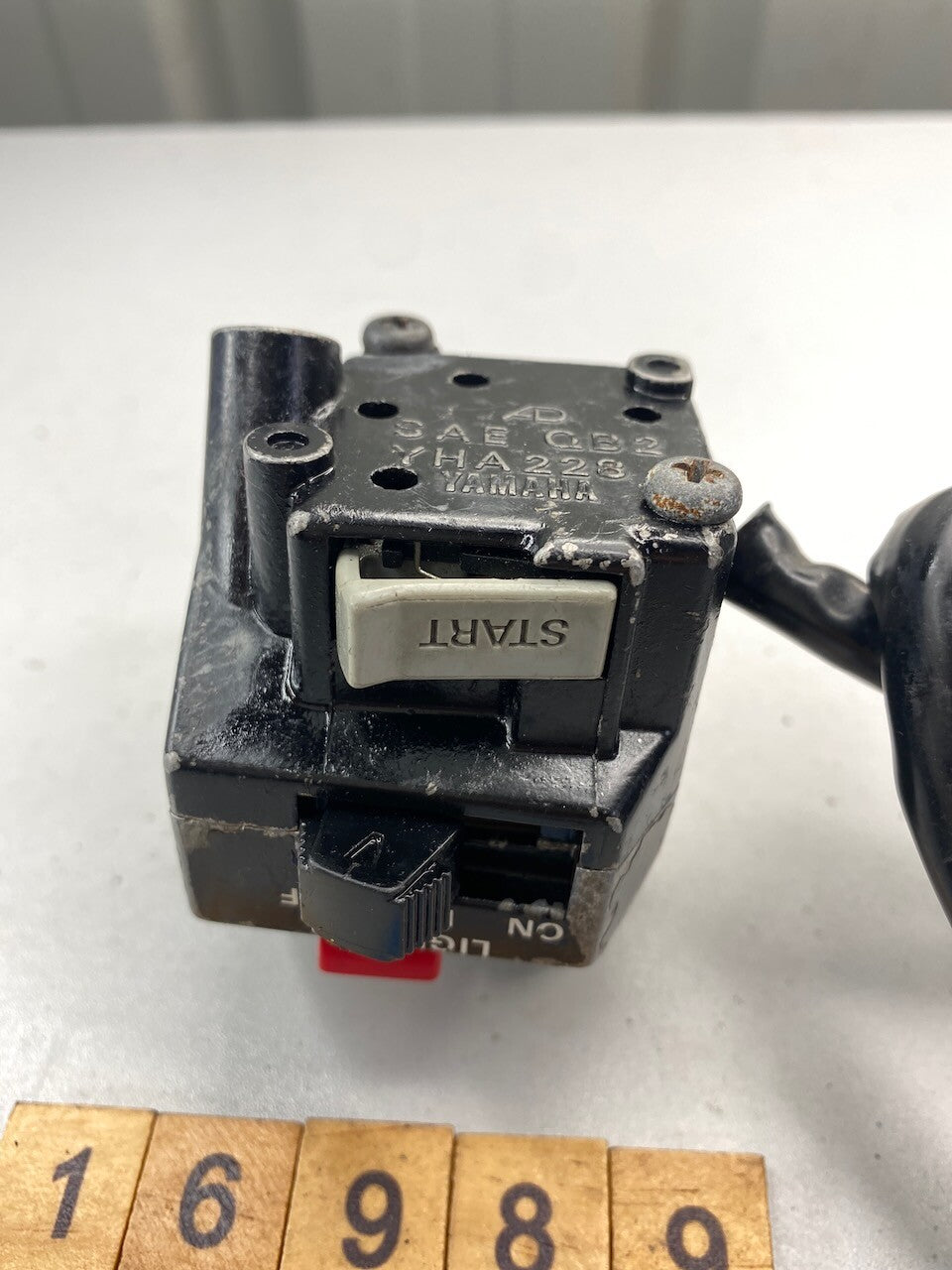 Yamaha FZR1000 EXUP R/H Handlebar Switch 