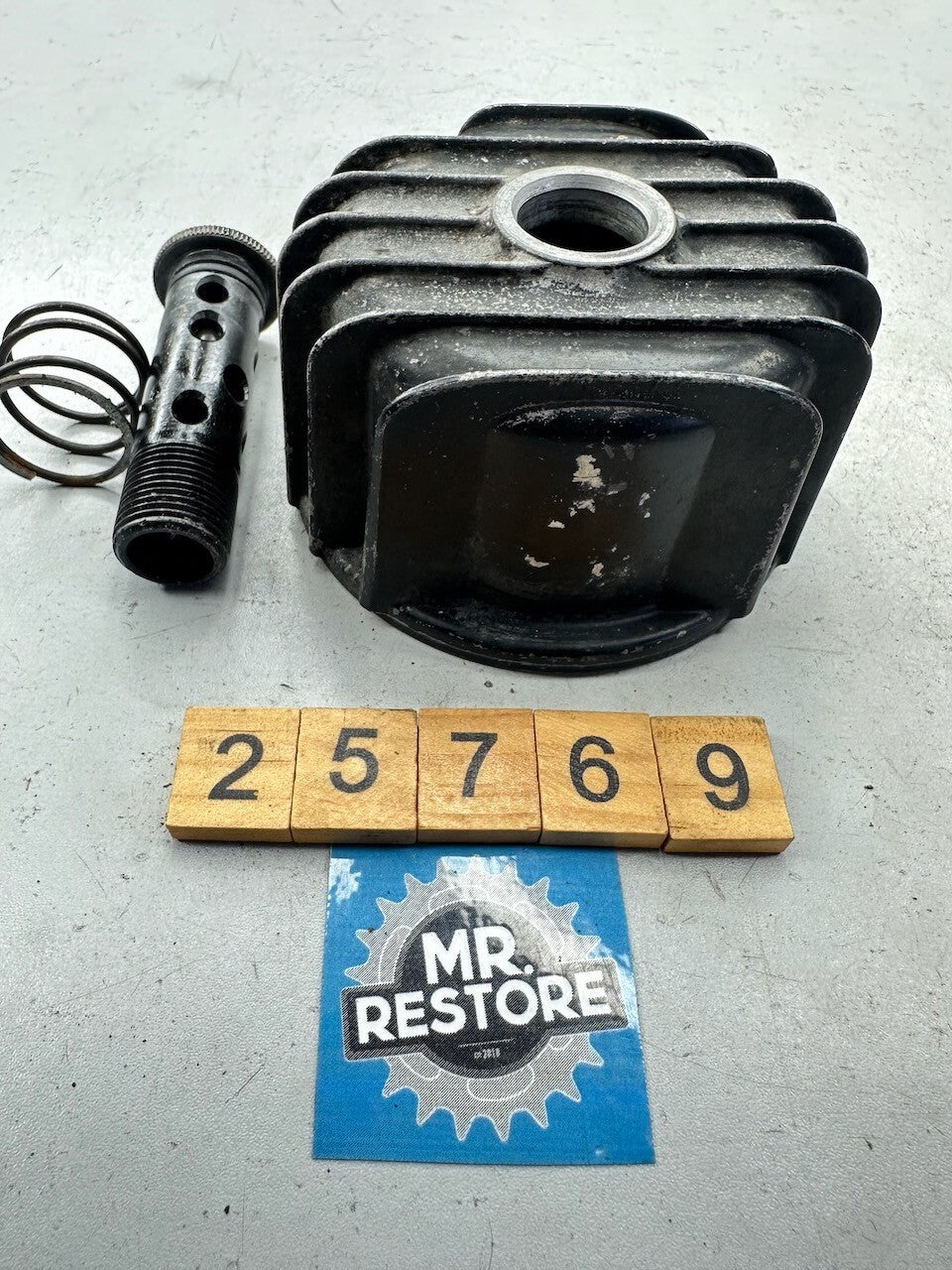 Honda CBX550 '82-83' CBX400 '82' Oil Filter Case Cover & Bolt 15411-MA6