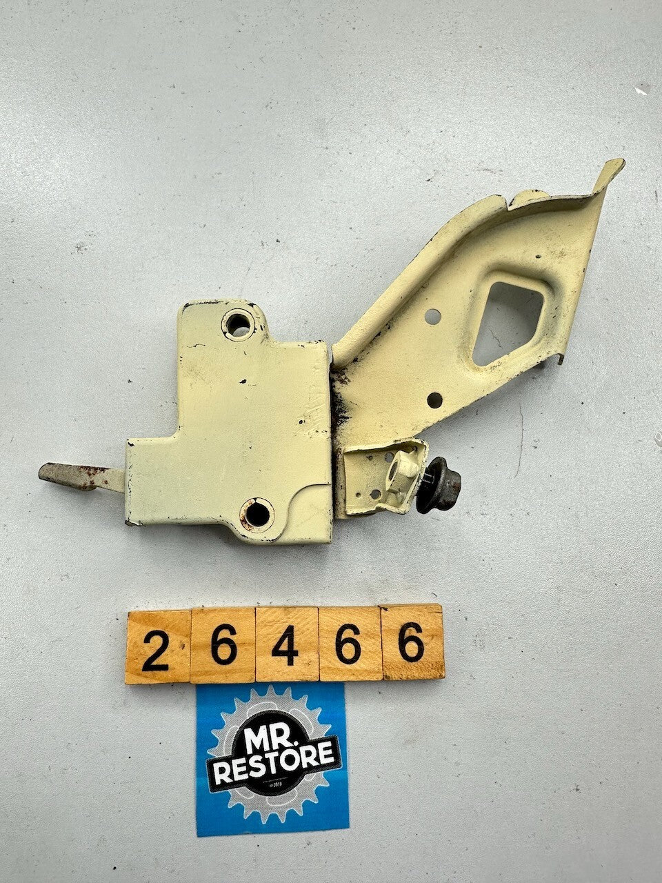 Honda VT500 E '83/85' Right Seat Lever Latch 77240-MF9-003