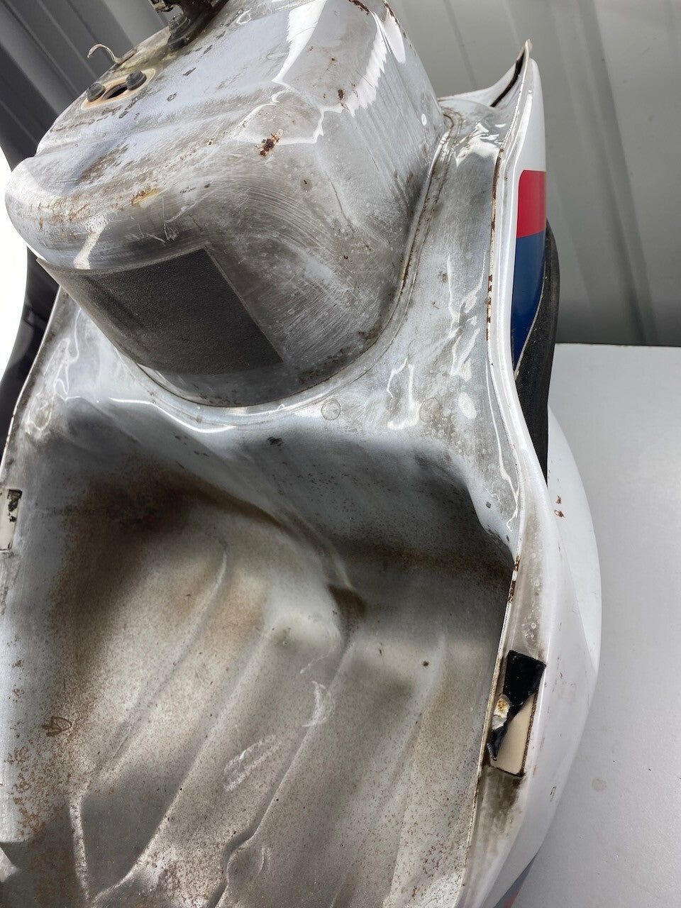 Yamaha FZR1000 EXUP Fuel Tank, Cap, Front Mount & fuel Tap 1990-95 (no key)