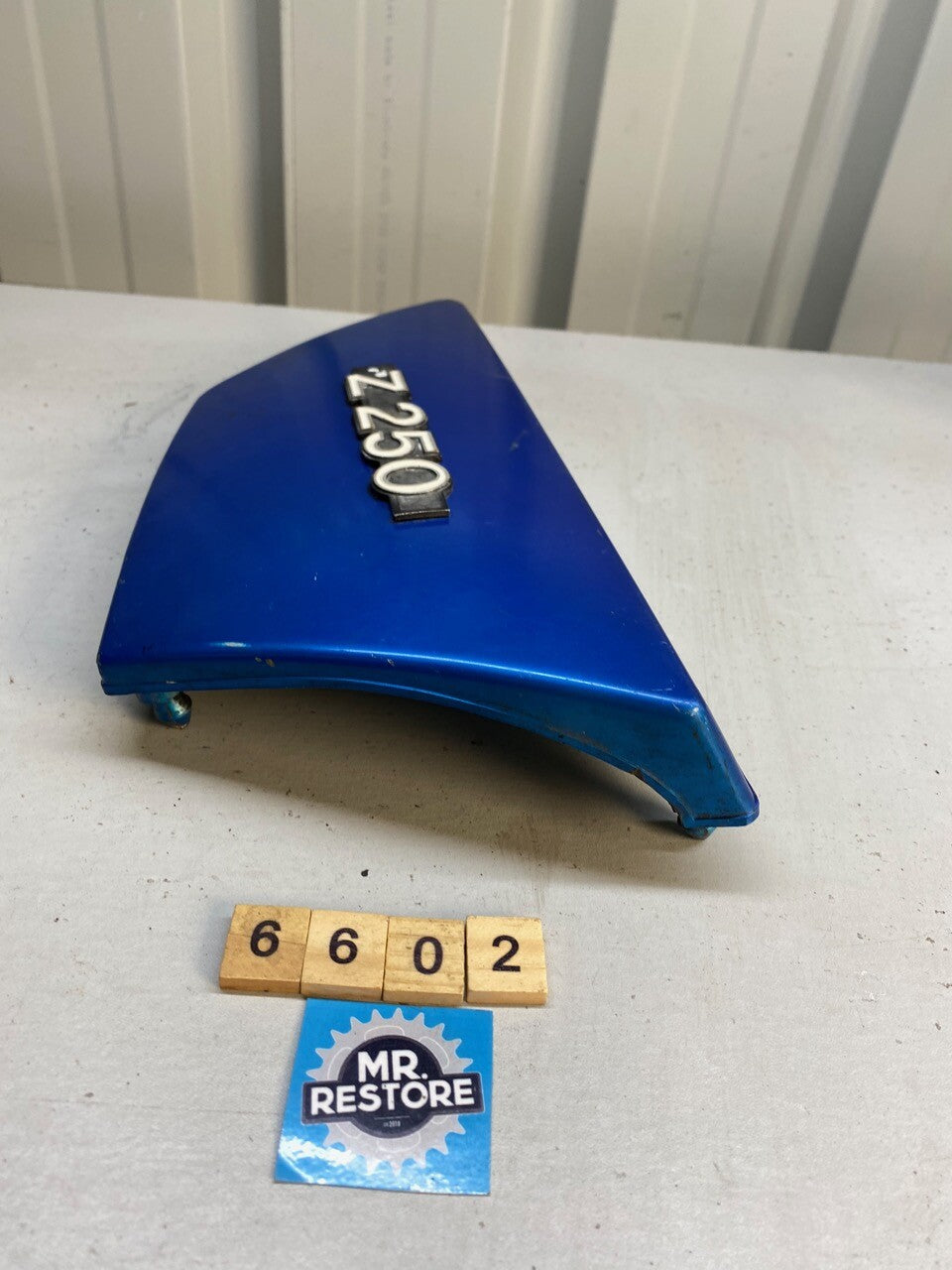 Kawasaki Z250 KZ250 A - R/H Side Cover 36001-1033