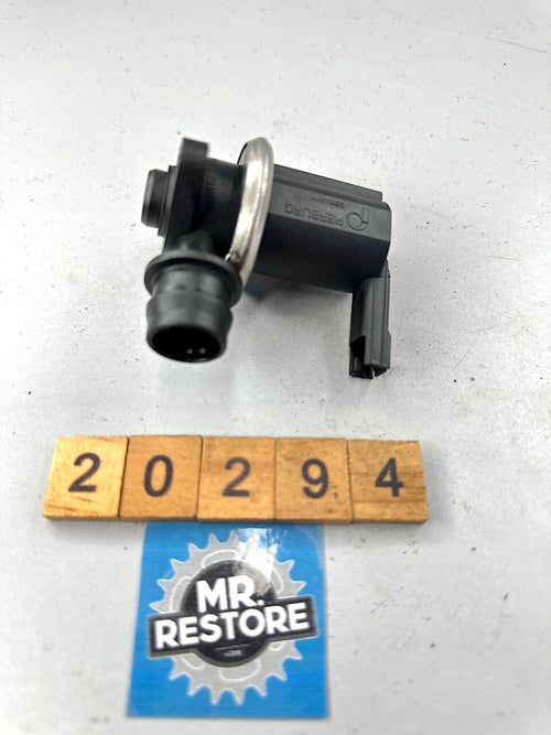 BMW F800S F800ST F800R F8000GT Air Box Cleaner Valve Solenoid Sensor 11737694806