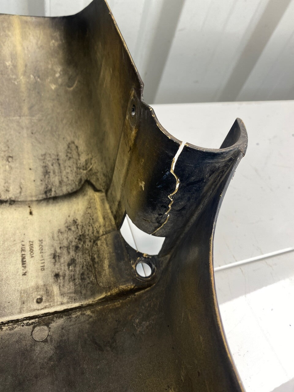 Kawasaki GPZ600R GPZ1000RX Front Mud Guard Fender 35004-1170