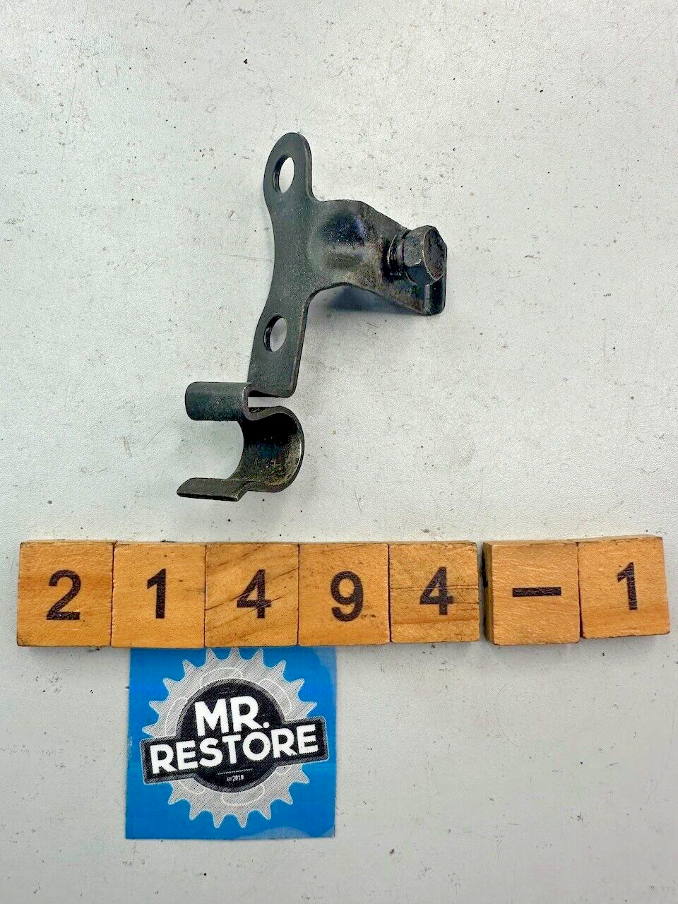 Yamaha TZR250 1KT 2MA FZR250 Horn Bracket 1KT-2134K