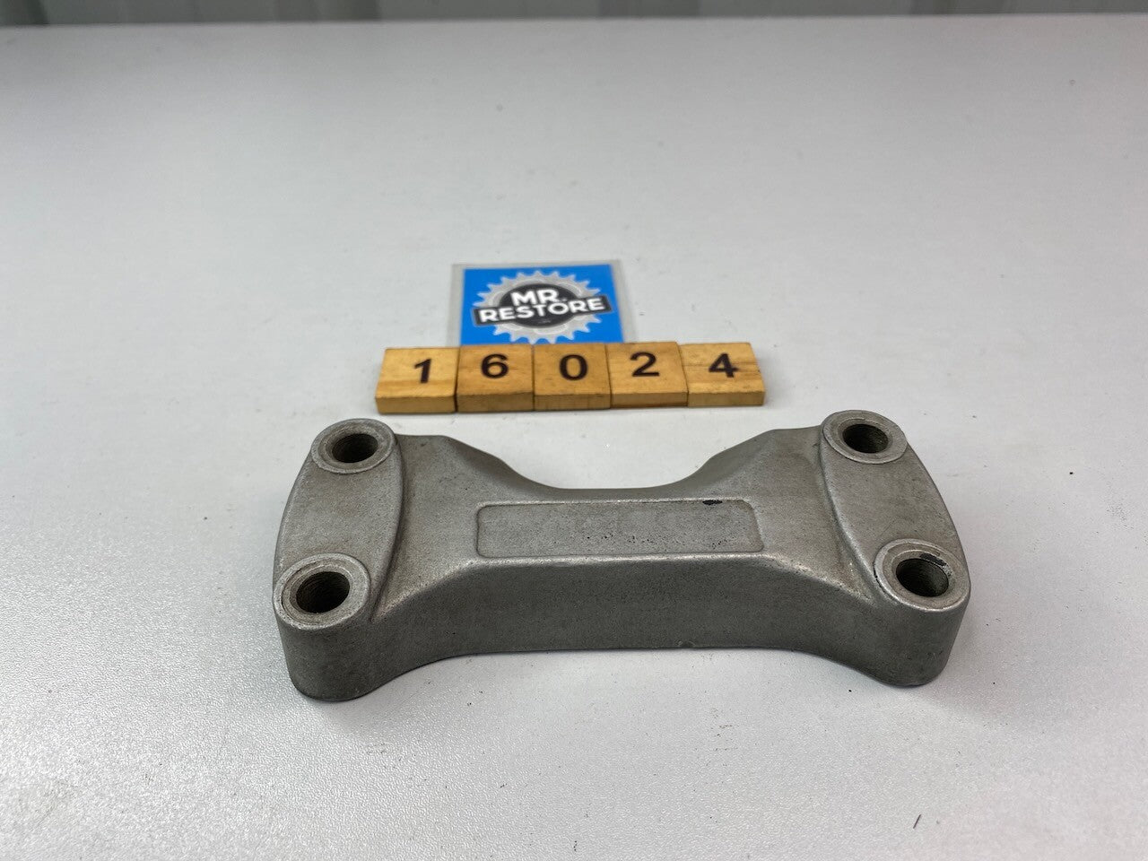 Suzuki GSX1100 Handlebar Top Clamp 56211-49200-291