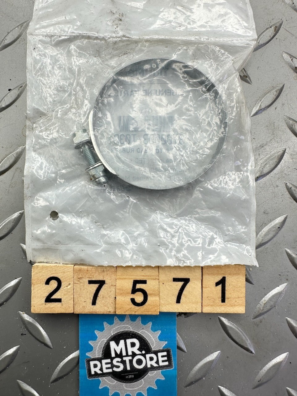 Triumph Motorcycle Carb Rubber to Head Clip 3700003-T0301