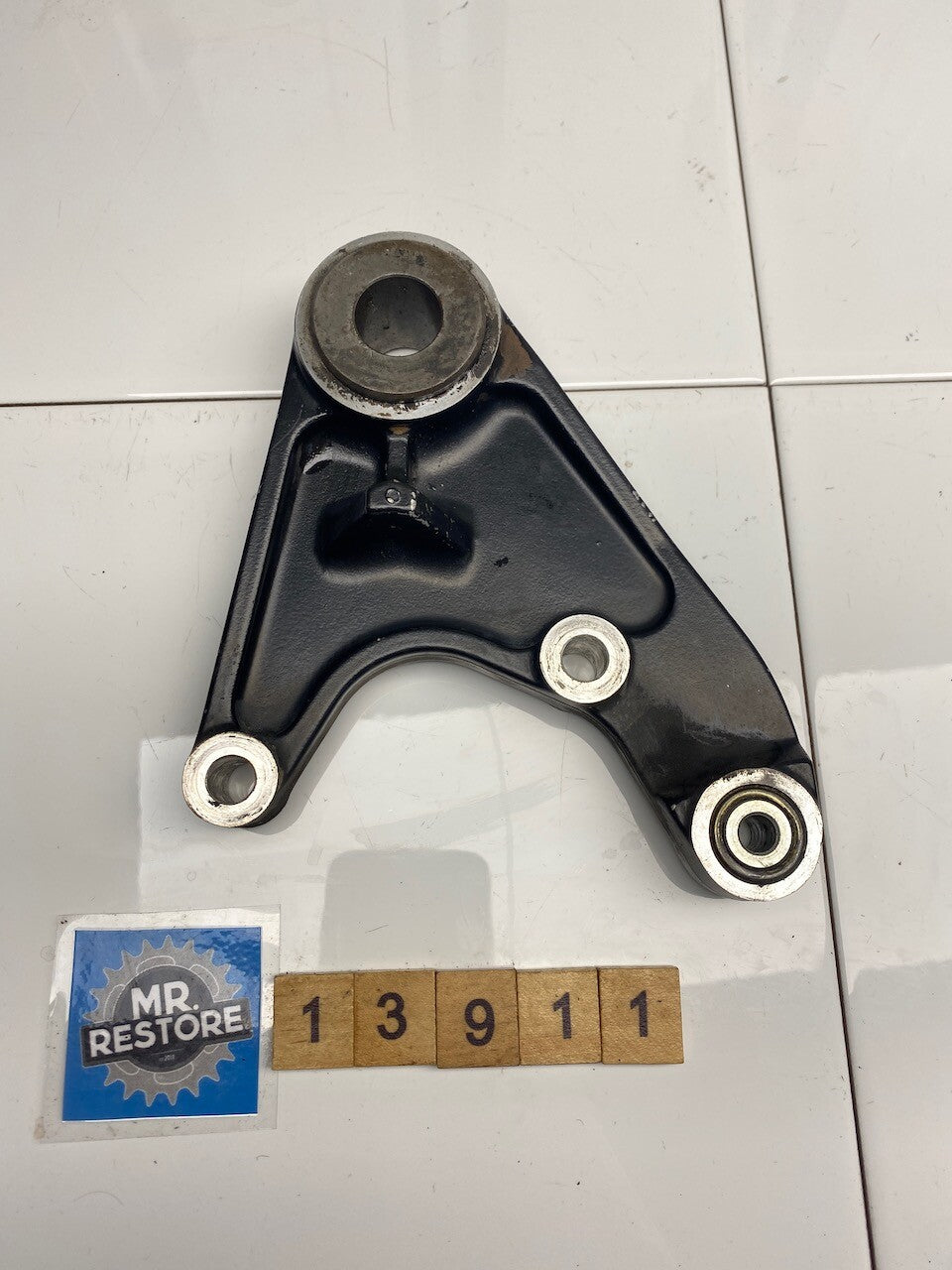Triumph Daytona Trophy Sprint 900 Rear Caliper Carrier Bracket T2020925