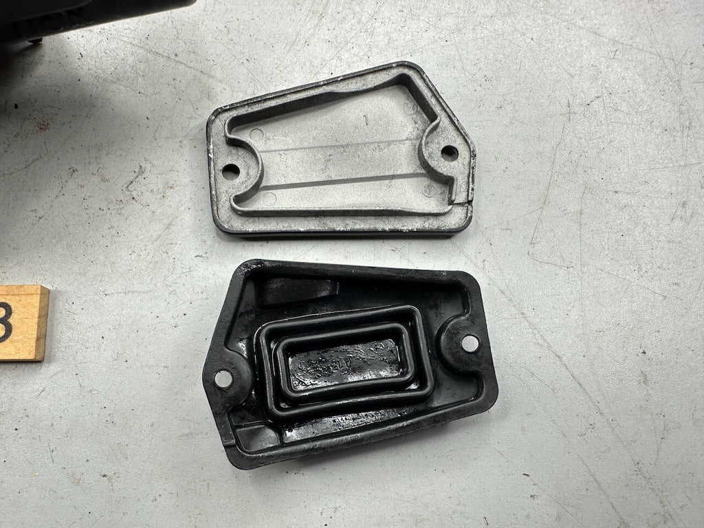 Yamaha V-Max 1200 Clutch Master Cylinder & Lever (Reconditioned) 1FK-26450-10