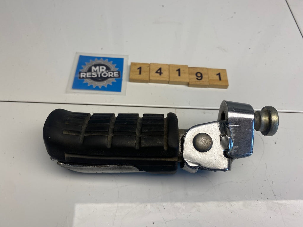 Honda VF1000 1984 R/H Rider Main Step Peg & Bracket 50630-MB6-630