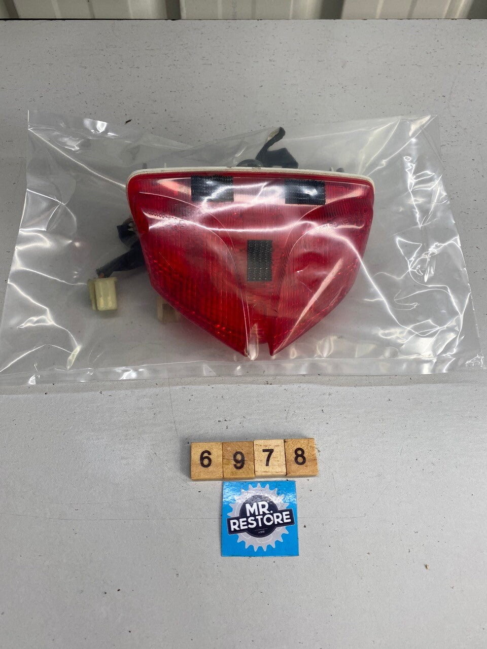 Suzuki GSXR600 GSXR750 Tail Light, Bracket Wire Loom OEM 35710-37H30 - Tested