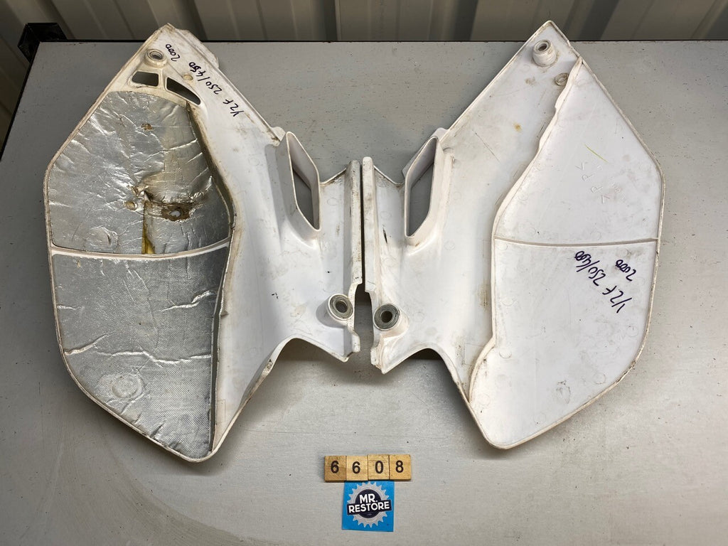 Yamaha YZ250 F YZ450 F Pair of Side Panels (yr 2000)