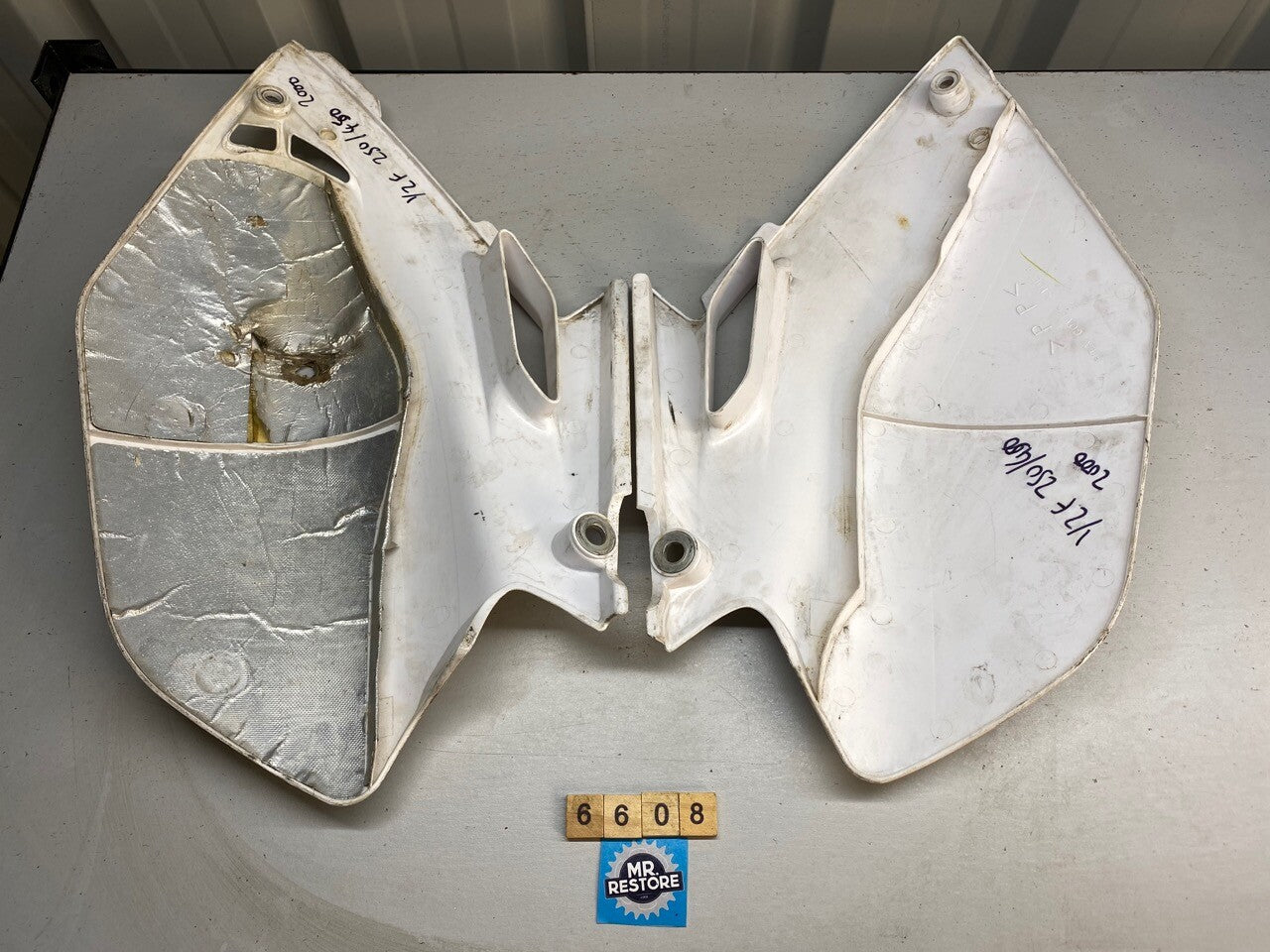 Yamaha YZ250 F YZ450 F Pair of Side Panels (yr 2000)