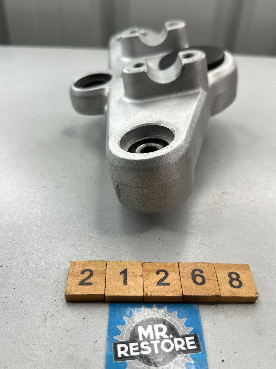 BMW R1150GS Upper Fork Cross Brace Clamp 2314946