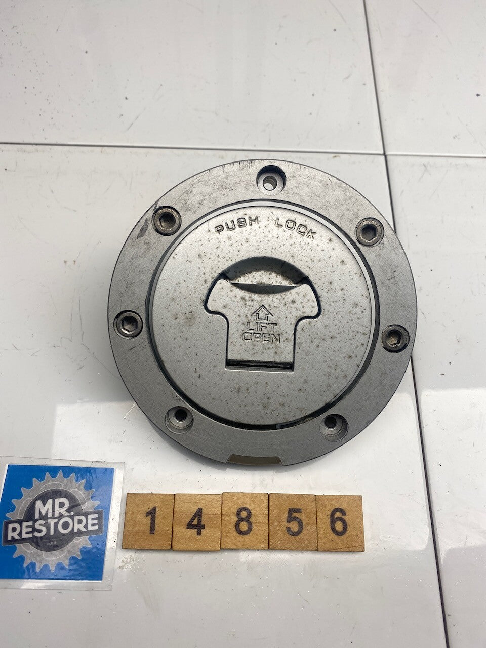 Honda CBR1100XX CBR900RR CBR600 CB1300 CB1000 VTR1000 OEM Fuel Tank Cap (no key)