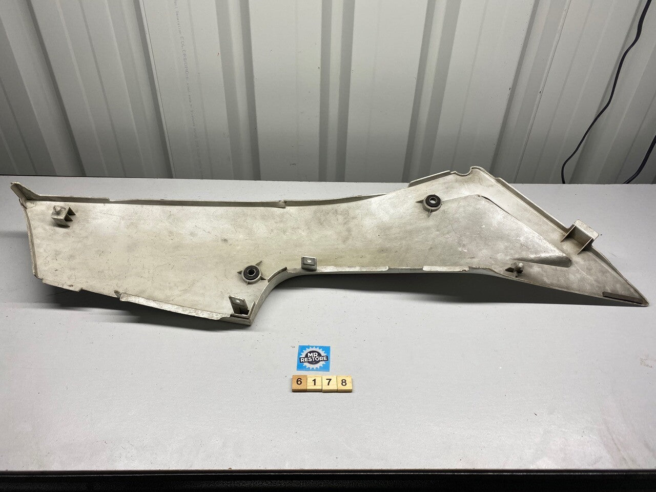 Yamaha FZR 250 2KR R/H Side Panel 1986