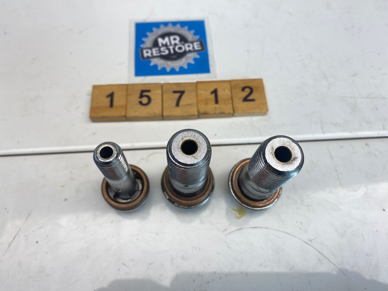 Yamaha XV Virago XVS1100 Set Oil Feed Union Bolts 90401-16067 & 90401-10102