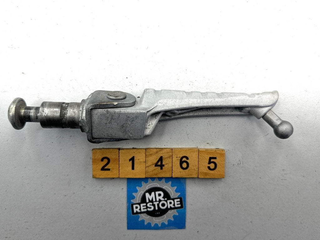 Yamaha TZR250 1KT 2MA R1-Z FZR250 Left Riders Footrest Peg 1KT-27410