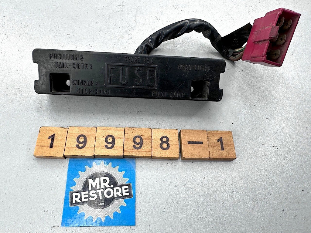 Honda VF750 VF700 Sabre - Fuse Box & Cover 38200-MB0-005