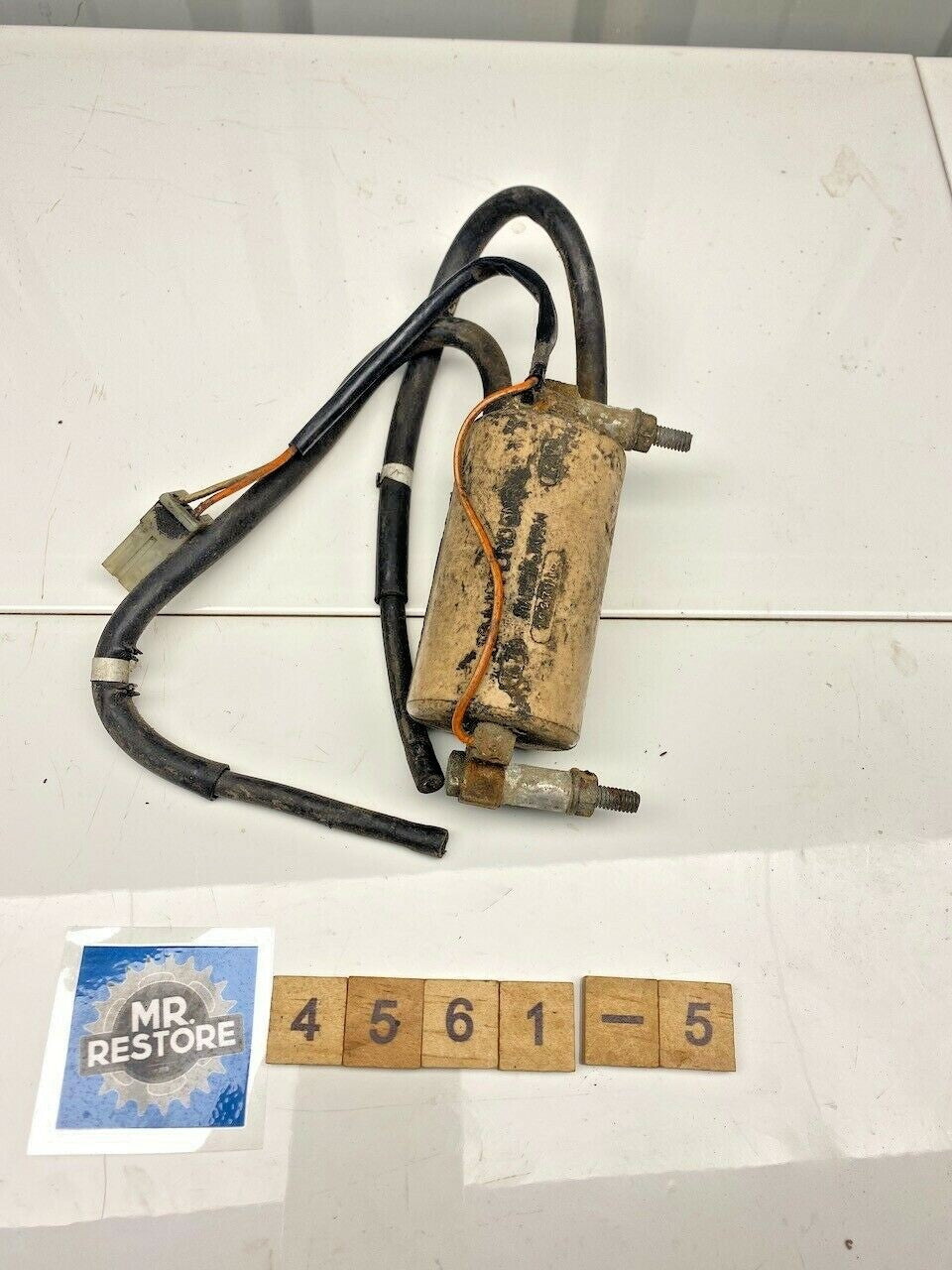 Suzuki GSX1100 GSX750 GSX1100ET Ignition Coil OEM 129700