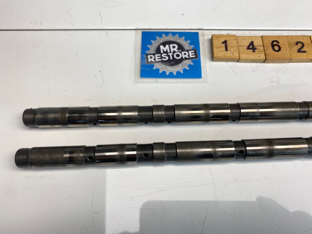Kawasaki GPZ900R ZX900 Rocker Shafts x 2 - 12020-1051