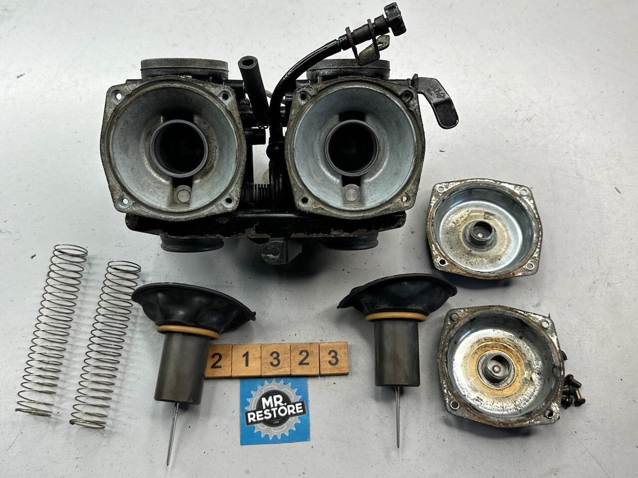Kawasaki GPZ305 EX305 GPZ250 Belt Drive Keihin Carburettors Carbs 16001-1810