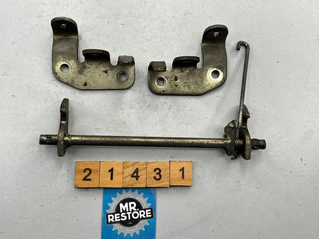 Yamaha TZR250 1KT 2MA Seat Striker Latch Assy.