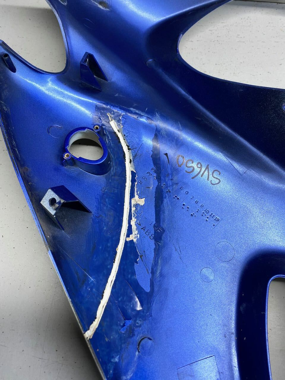 Suzuki SV650 RH Upper Panel 94411-19F (repaired)