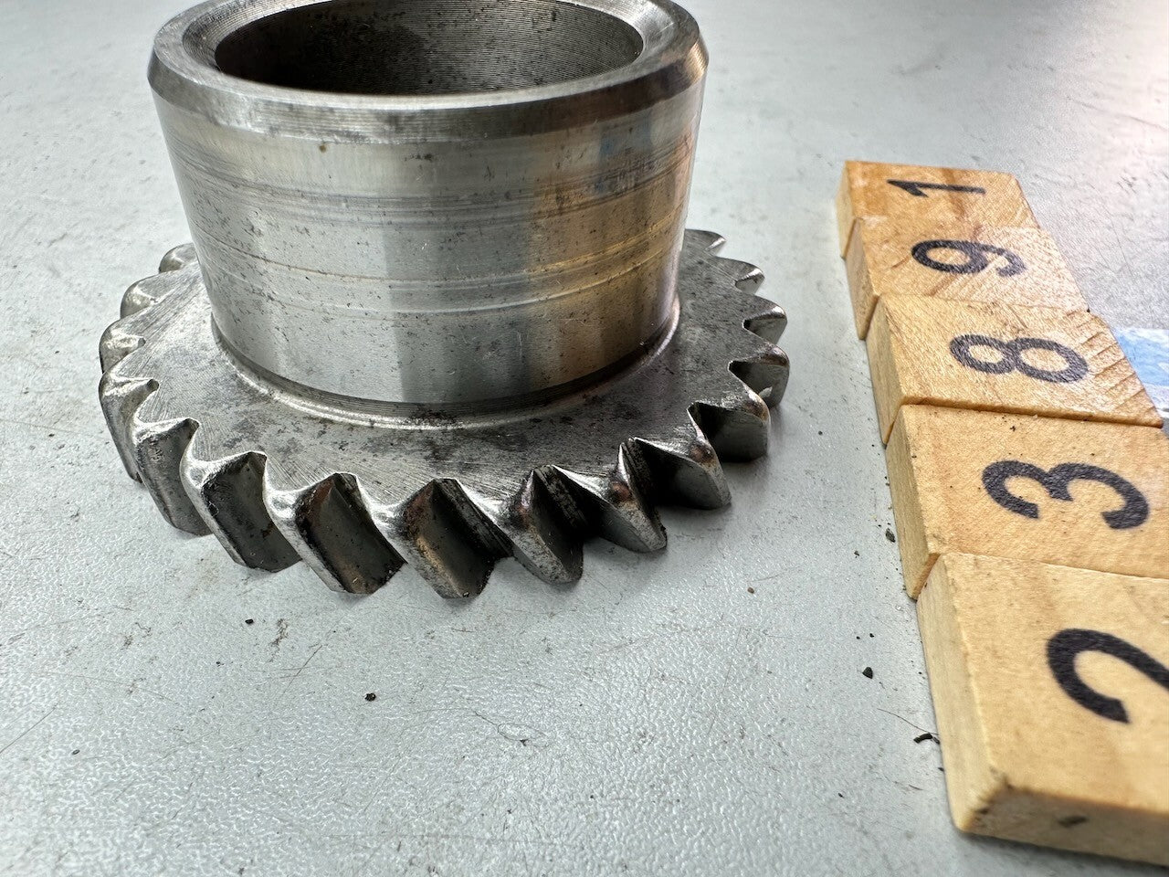 Yamaha YZ250G '80' IT250 '81-82' Primary Drive Gear 3R4-16111 (24T)