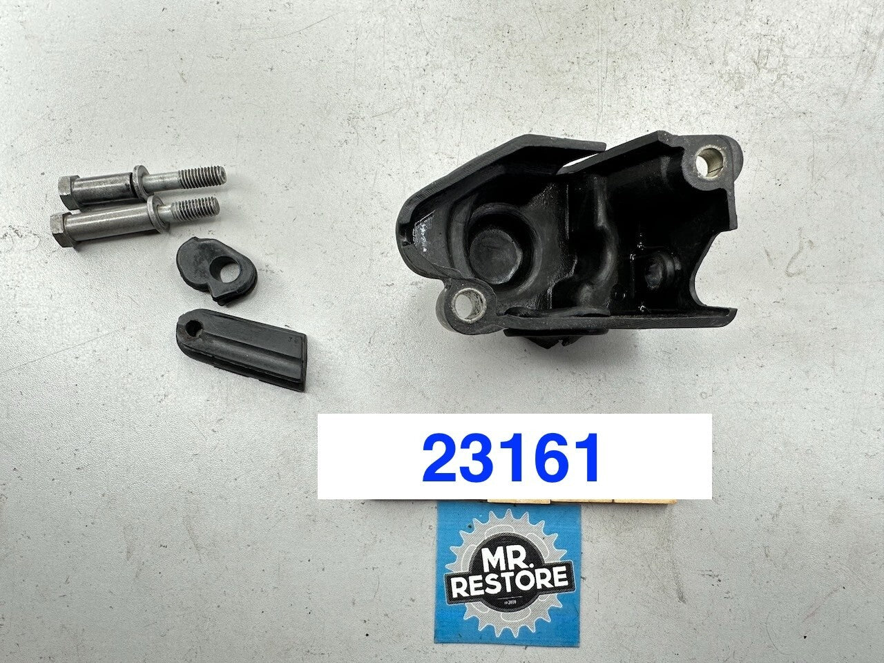 Yamaha V90 T 1982 Yamaha V90 T Oil Pump Cover, Bolts & Seals