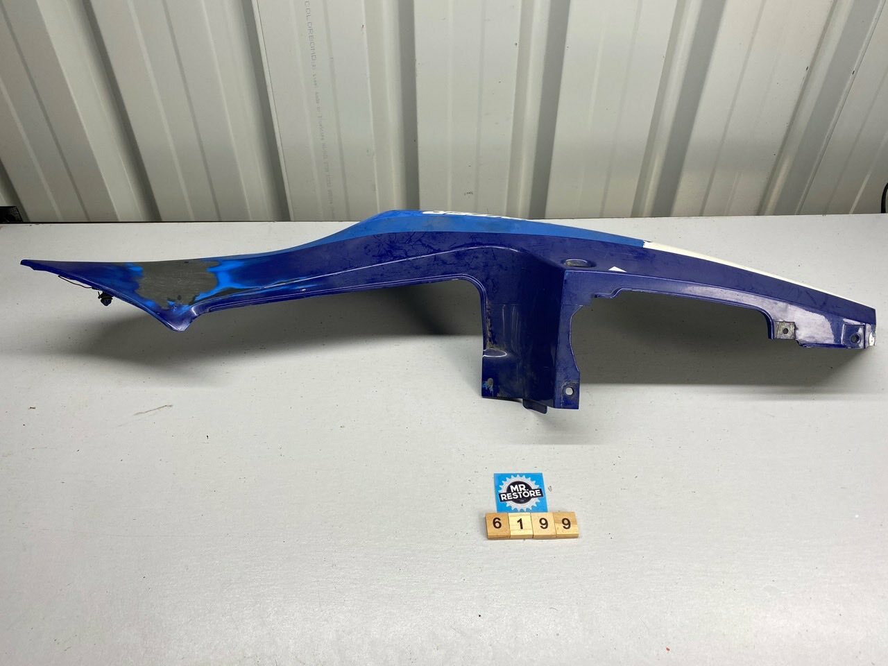 Suzuki RGV 250 R/H Side Cover 47111-12C0