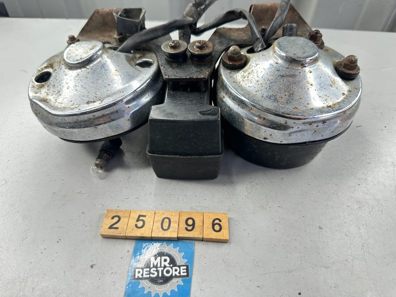 Honda CX500 C D Tachometer, Lights & Mount Bracket 37250-449-008