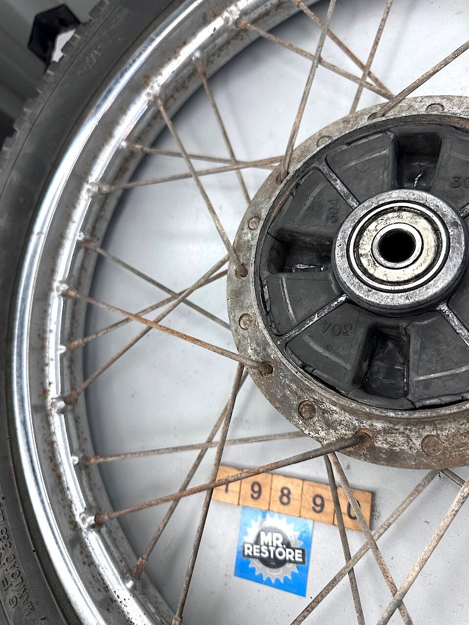 Yamaha V90 T 1982 Rear Wheel 17 x 1.40