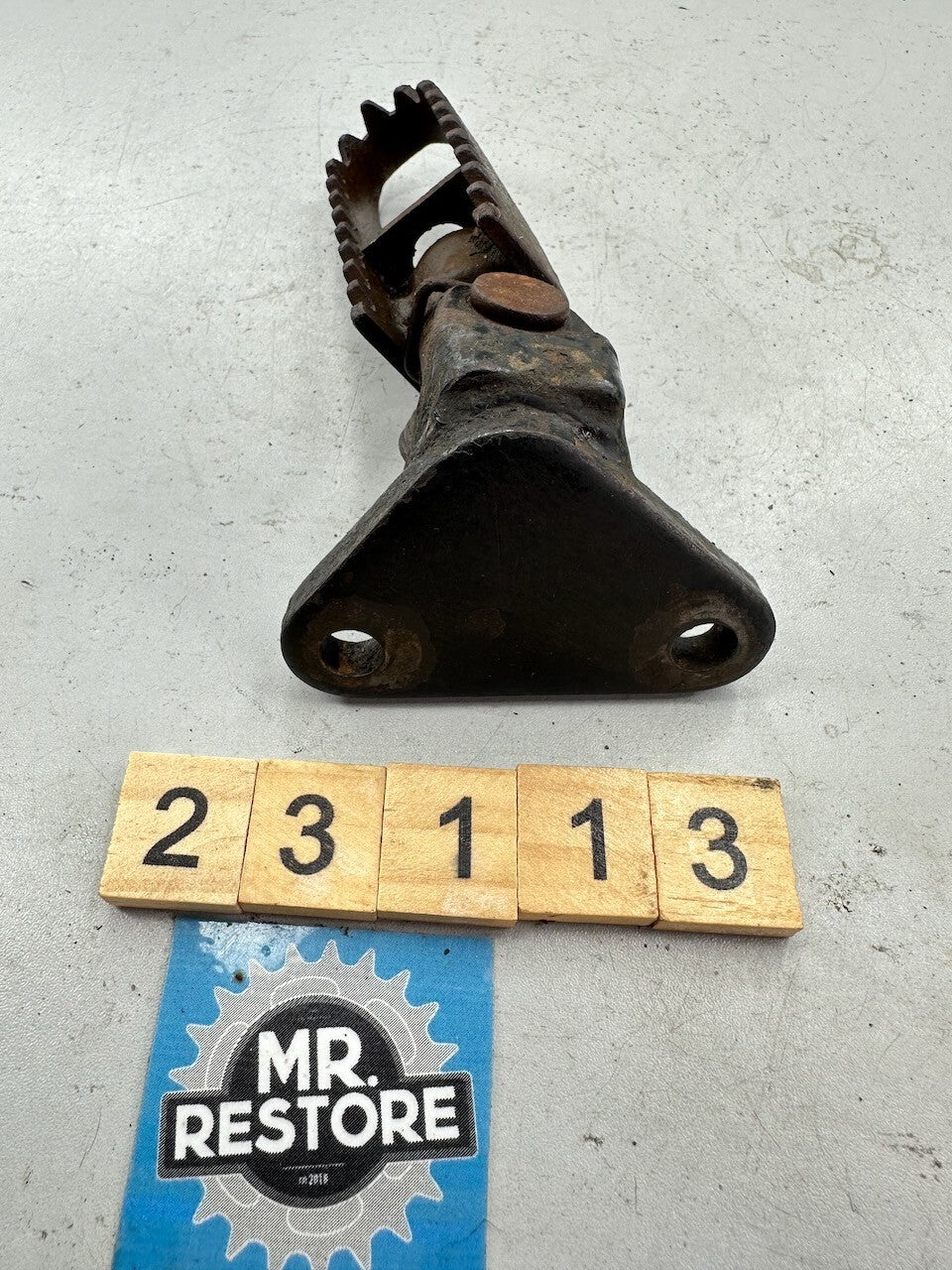Kawasaki KDX175 KDX125 Left Foot Rest Peg & Holder 34003-1054