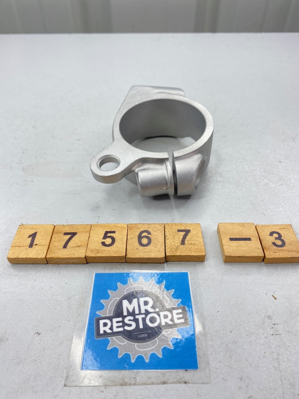 Kawasaki ZXR250C ZX250 1991-99 R/H OEM Handle Bar Clamp - Vapour Blasted