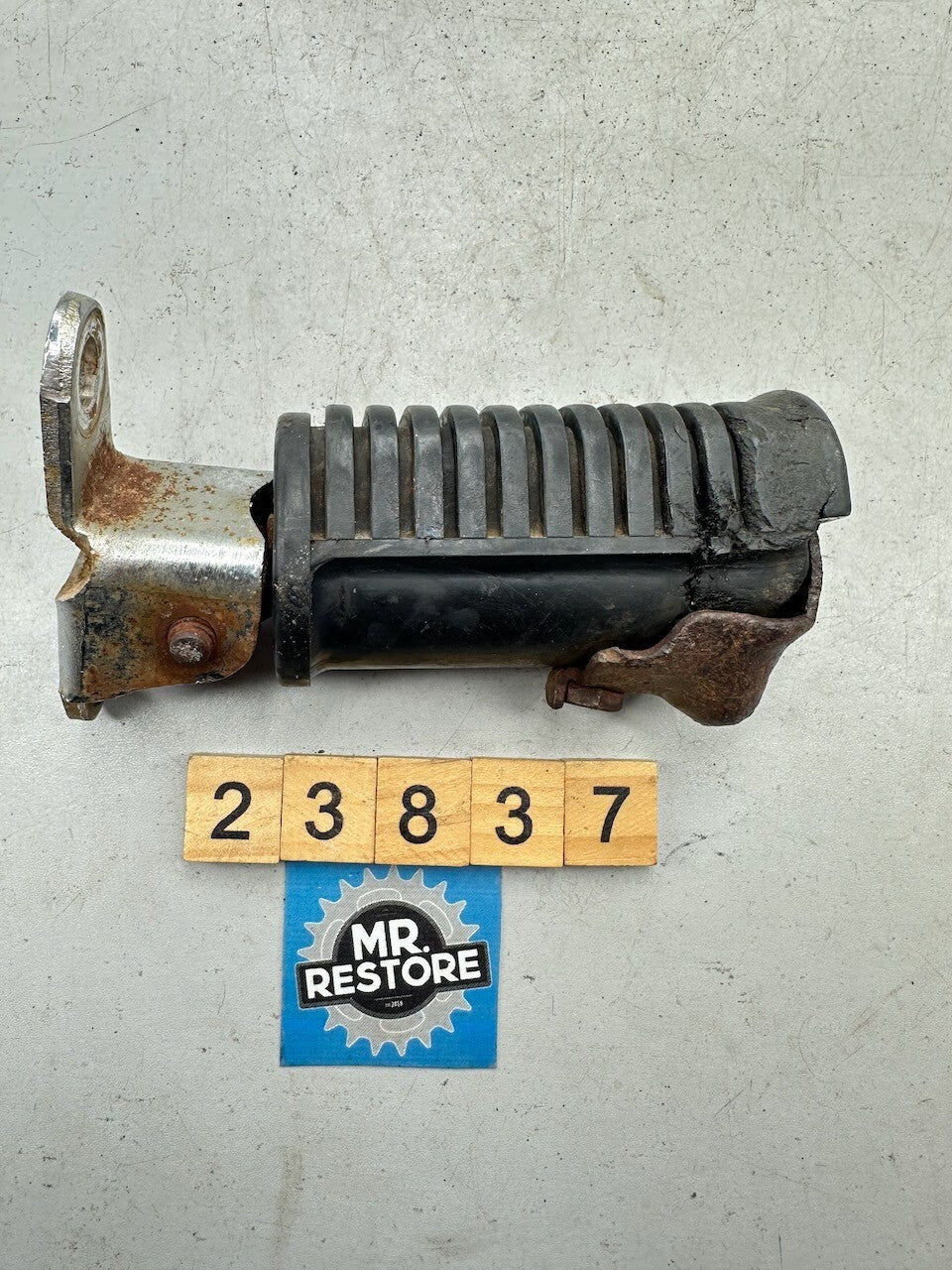 Honda CB750 '79-82' Right Footrest Peg & Rubber 50620-438