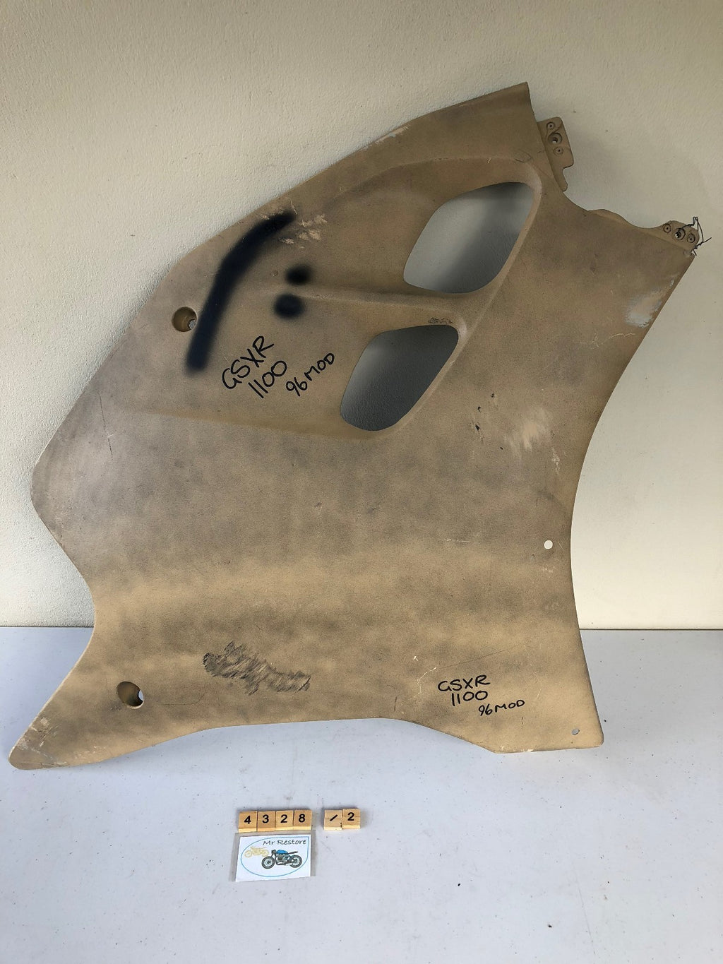 Suzuki GSXR1100 1996 94471-46E0 R/H Side Panel (2 Available)