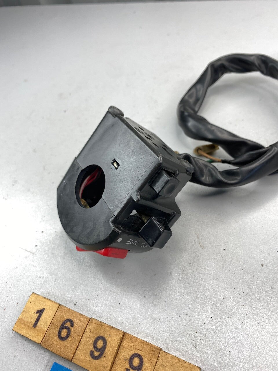 Yamaha YZF1000R YZF600R XJR1300 1200 R/H Handlebar Kill Start Switch 4PU-83963