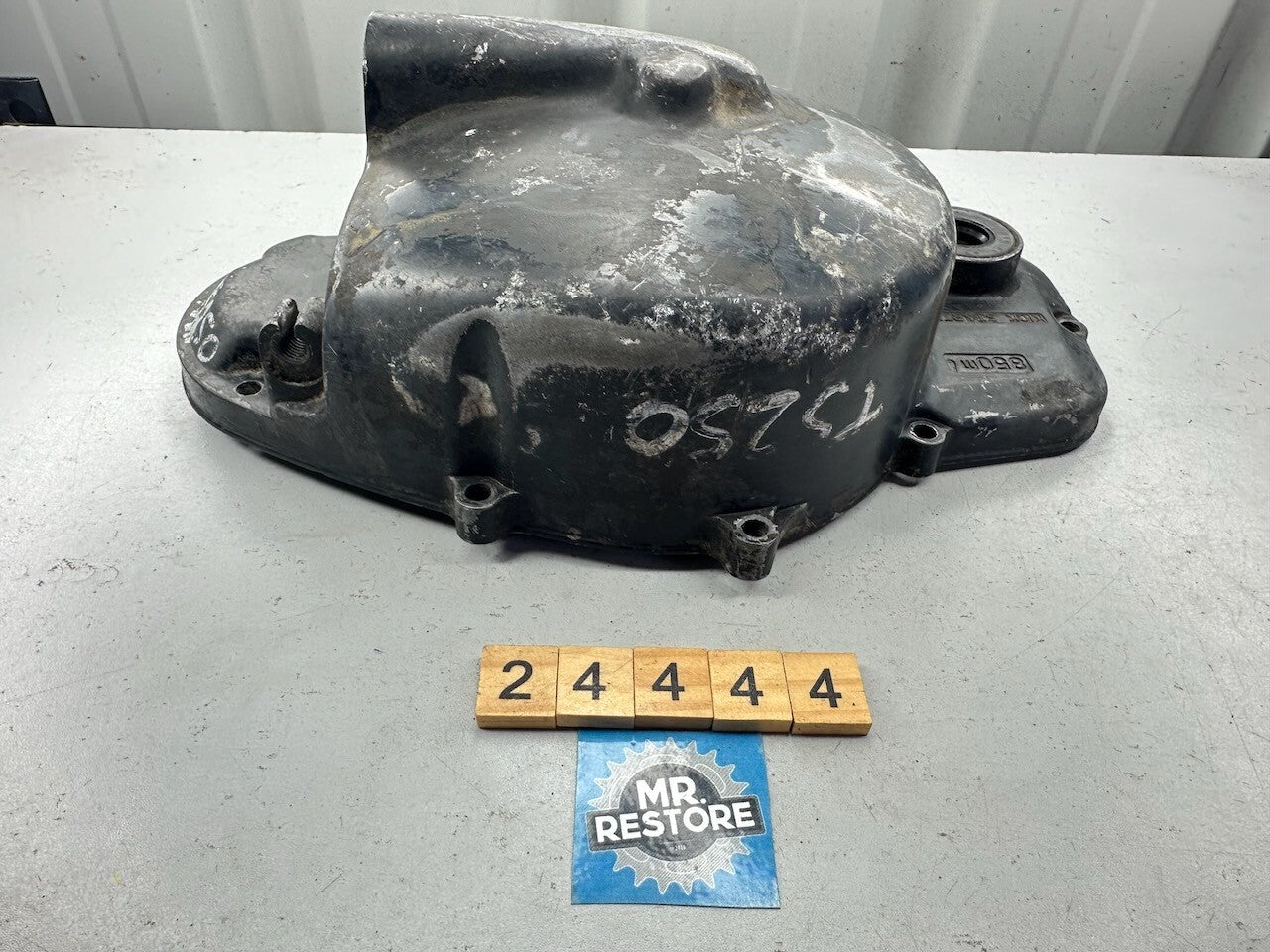 Suzuki TS250 DS250 Clutch Cover 11341-30501  11341-30501-000