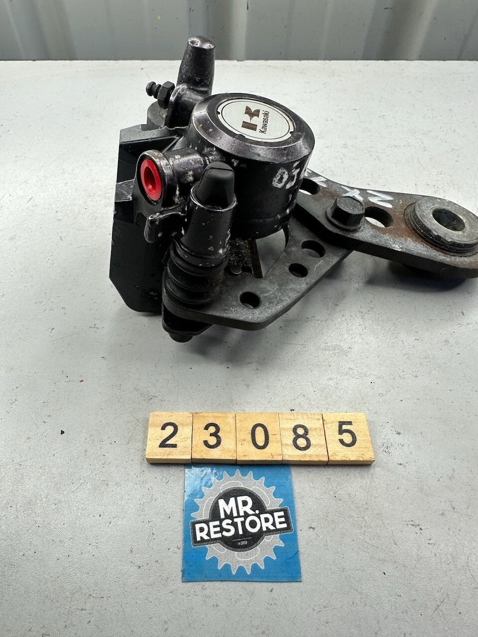 Kawasaki ZX750 GPZ750 '83-85' Rear Brake Calliper & Mount 43041-1105