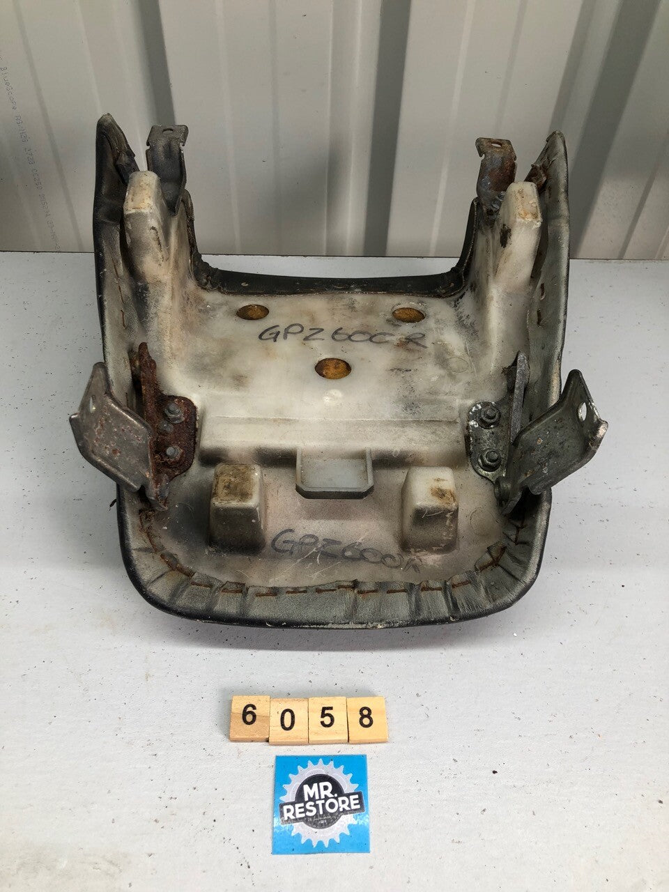 Kawasaki GPZ600R ZX600 Pillion Seat