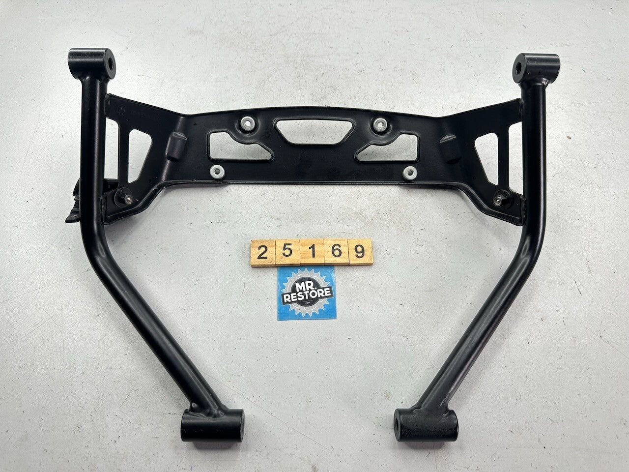 BMW K1300R '07-15' K1200R '04-08' Dashboard Support Bracket 46637681929