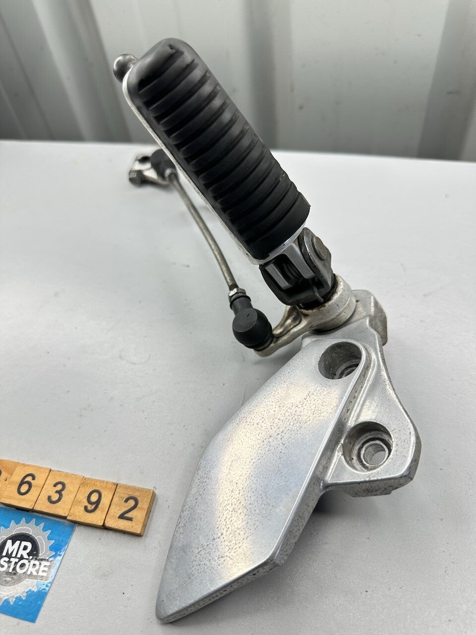 Yamaha XJR1300 Left Riders Foot Rest Peg / Bracket & Gear Shift Pedal