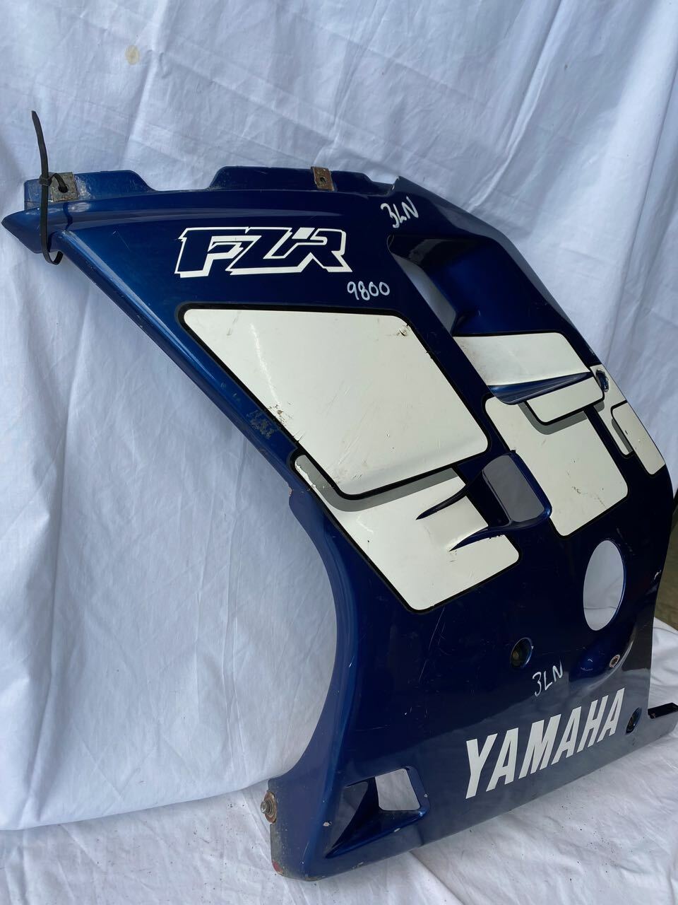 Yamaha FZR250 EXUP 3LN L/H Side Panel